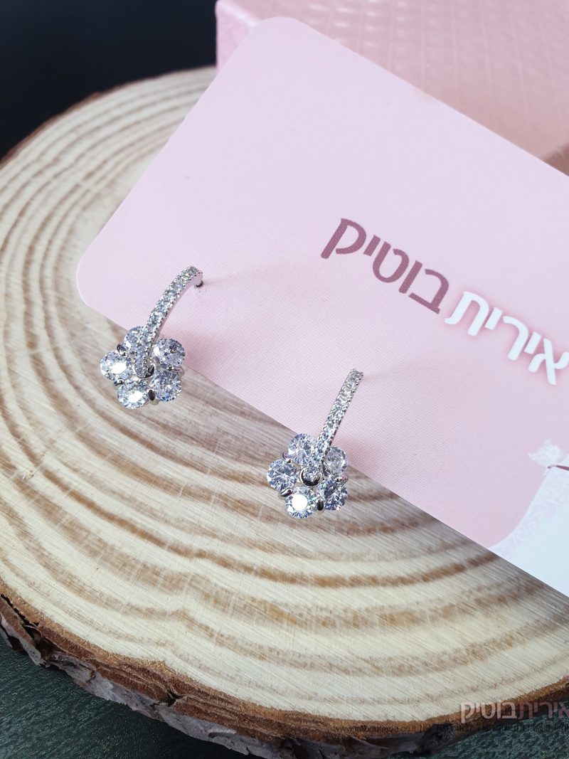 עגילים בצורת פרח