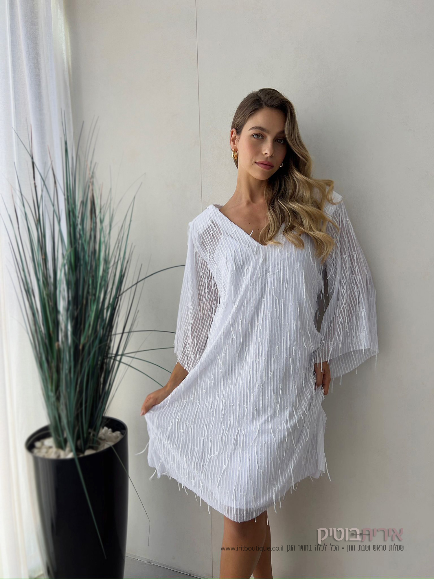 שמלת פרנזים לבנה